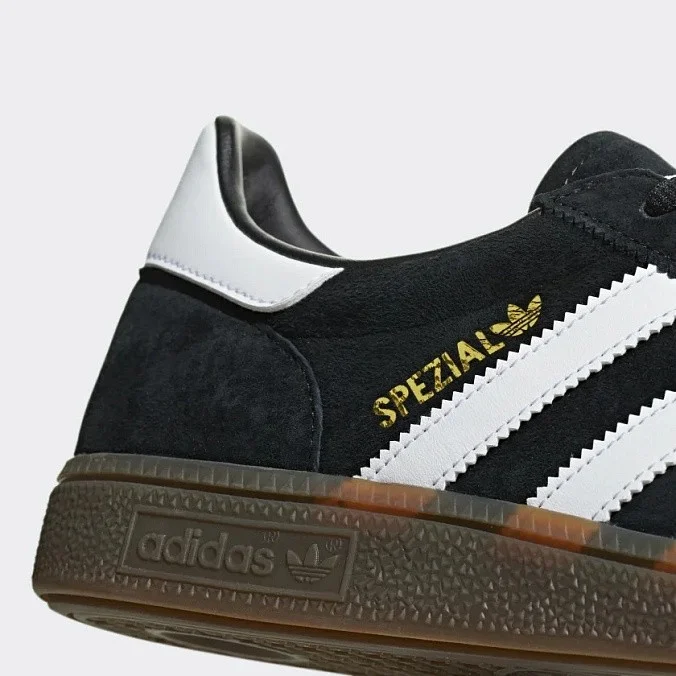 Кроссовки унисекс adidas Originals Handball Spezial Black/Cloud White/Gum