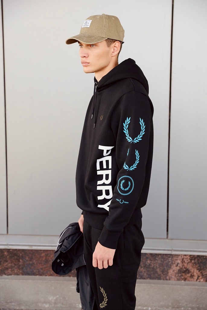 Толстовка Fred Perry Graphic Branding Hooded Sweats