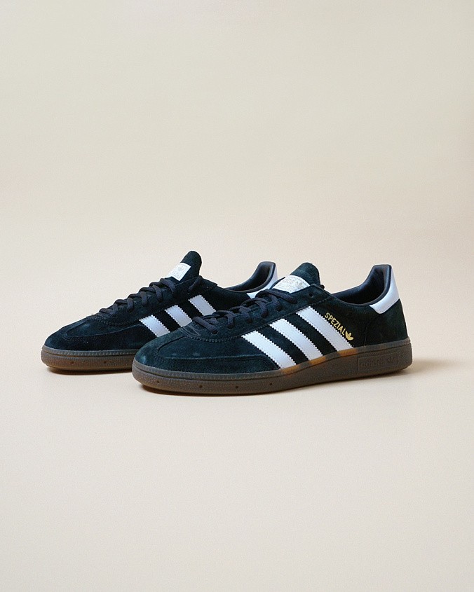 Кроссовки унисекс adidas Originals Handball Spezial Black/Cloud White/Gum
